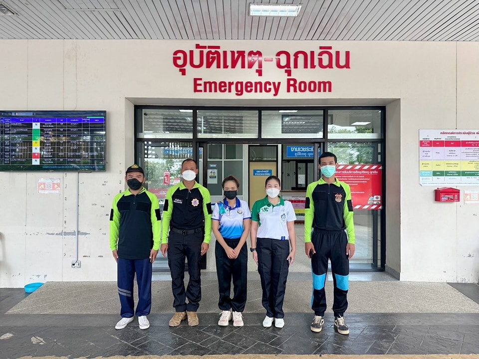 วันนี้(10 พ.ค. 66) ตั้งแต่เวลา 08.00-16.00 นำโดย                                                
 1. จ.ส.อ.ศราวุธ พฤกษามุก            
 2.น.ส.ภัทรา ภิญโญ        
 3.น.ส.กนกวรรณ พรหมพฤกษ์
 4.นาย อาทิตย์ ถมนาค
 5.นาย พยุหเกียรติ พุทยาภรณ์  รับมอบหมาย   
เข้าฝึกภาคปฏิบัติหลักสูตรปฐมพยาบาลและช่วยปฏิบัติการแพทย์ขั้นพื้นฐาน (EMR 40 ชั่วโมง) รุ่นที่ 13   
ณ ห้องฉุกเฉิน โรงพยาบาลชุมพรเขตอุดมศักดิ์
อำเภอเมือง จังหวัดชุมพร