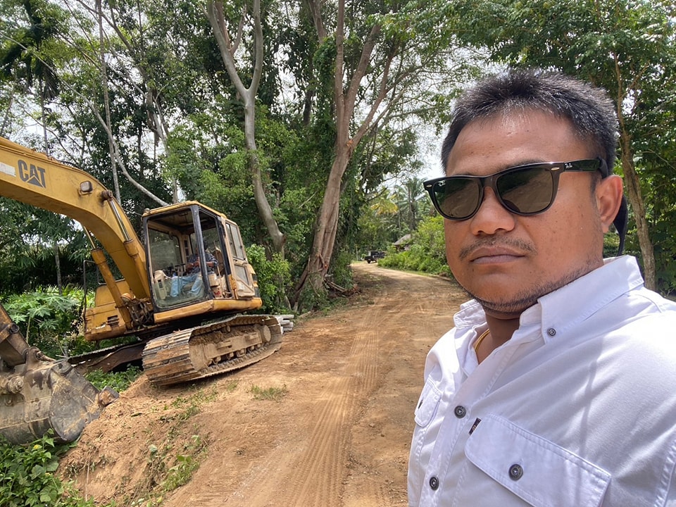 วันนี้(17 ส.ค.67) เวลา 11.00 น.
จ.ส.อ. อนุสรณ์ ชะรินทร์สาร นายช่างโยธา กองช่างเทศบาลตำบลวังใหม่ ลงพื้นที่ปฏิบัติงานติดตามงานถนนผู้รับจ้างเหมาทำการปรับพื้นทางถนน ณ.บ่อแม่ชี หมู่ที่ 3 ต.วังใหม่ อ.เมือง จ.ชุมพร